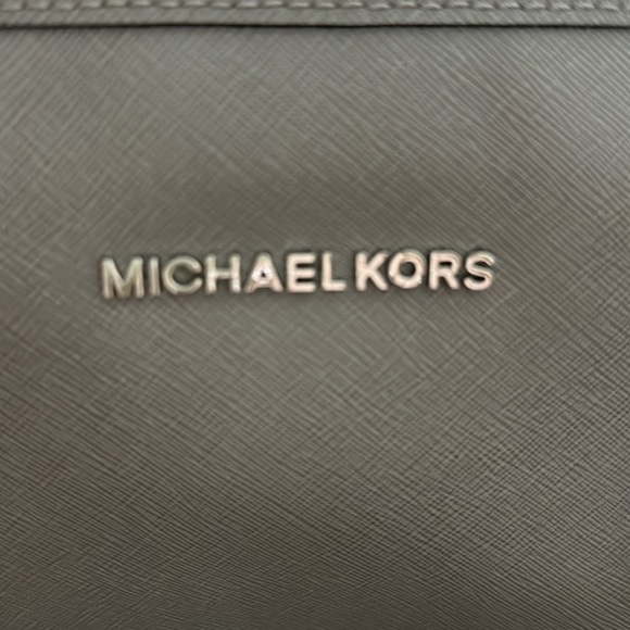 Micheal Kors Large Tote w original dust bag - Picture 3 of 11